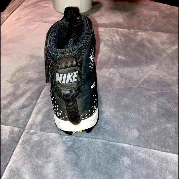 Boys football cleats - Picture 2 of 2